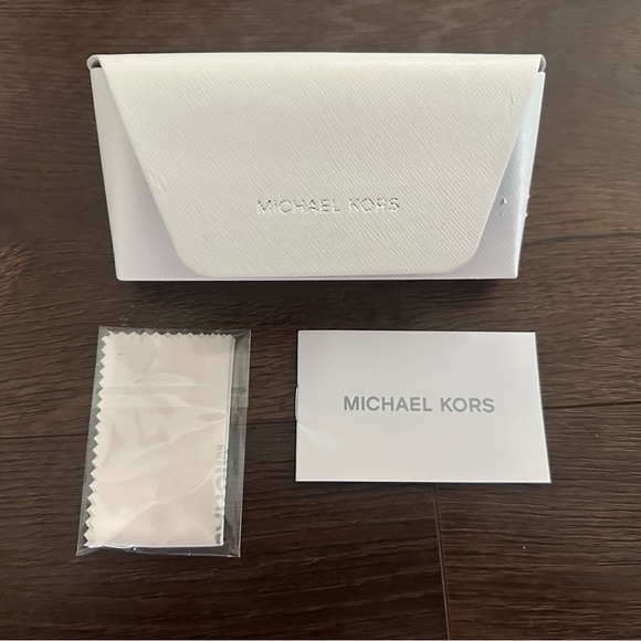 Michael Kors Polarized Sunglasses with Case - Picture 5 of 5